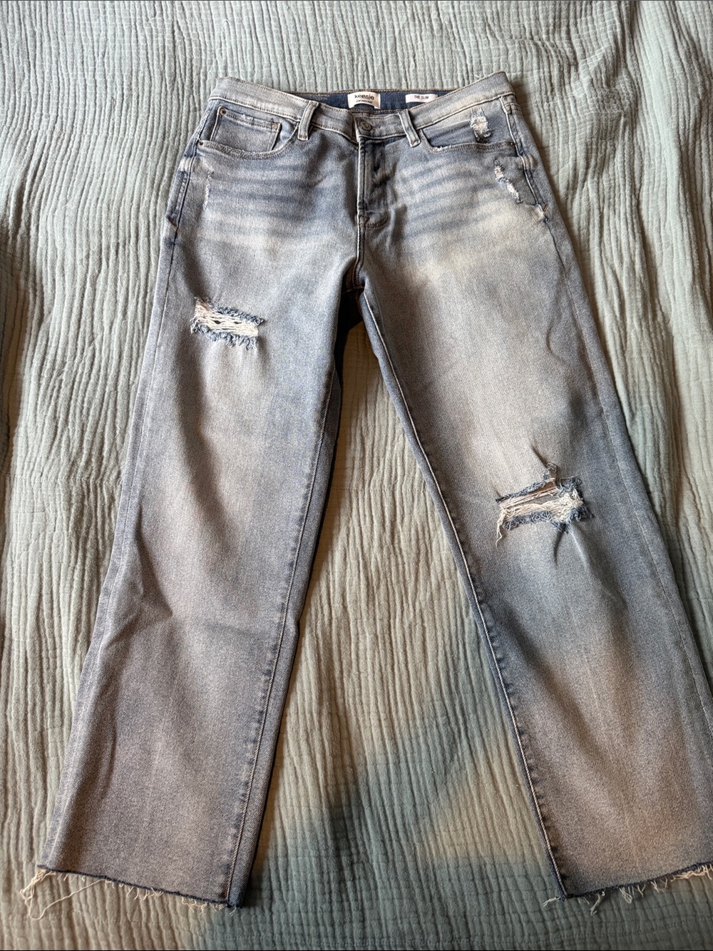 Kensie Women's Distressed Straight-Leg Jeans in Washed Blue